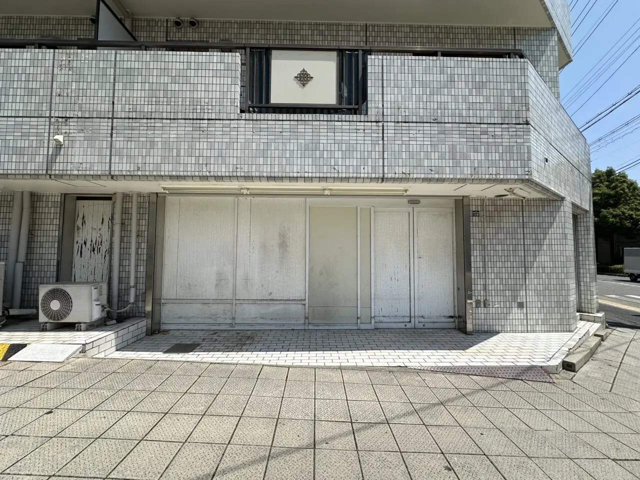 【神戸市灘区】神若線沿いの「ローソンストア100 灘区千旦通店」さんが4月30日で閉店。全国的にも減少方向のようです…。