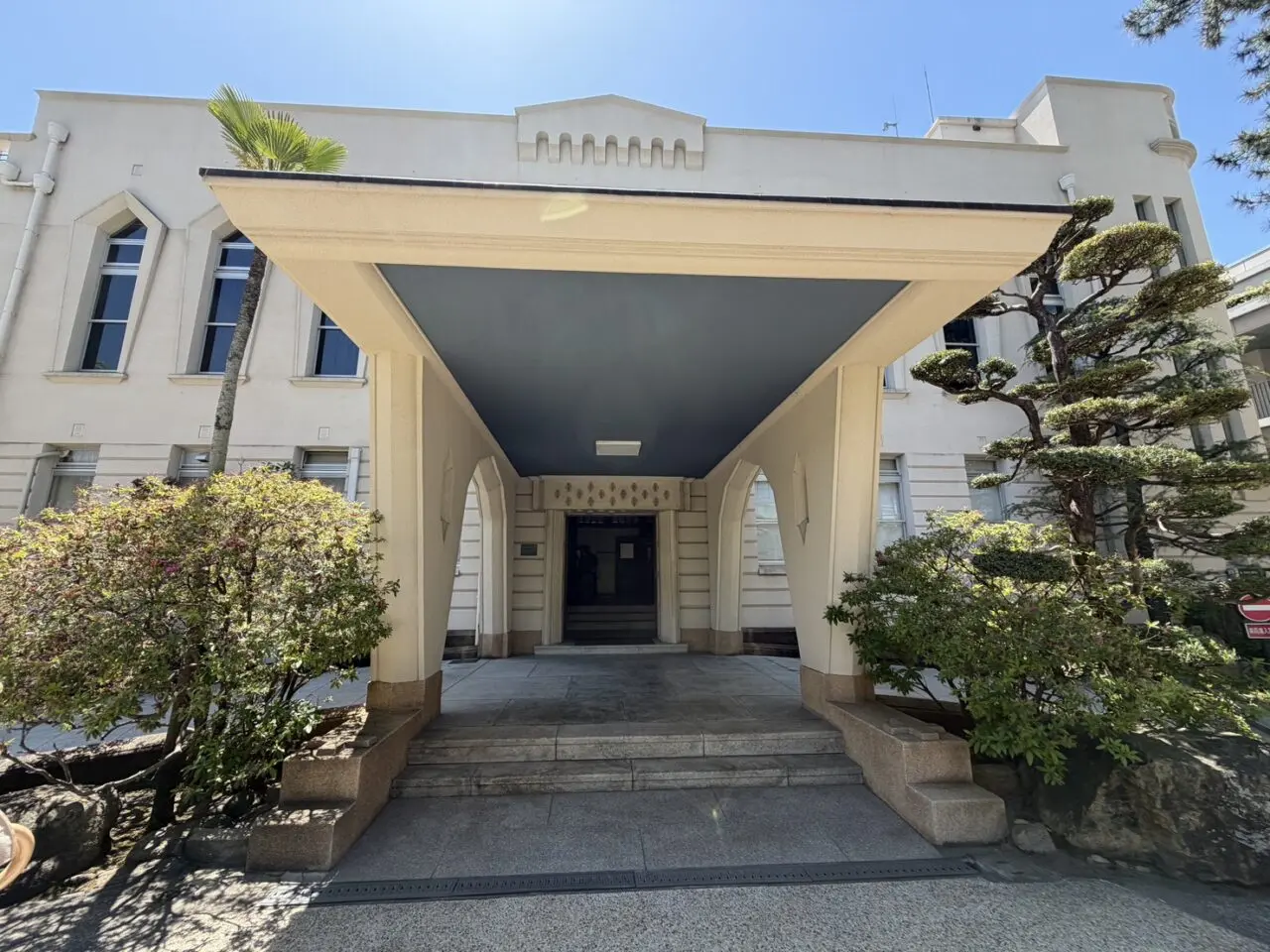 【神戸市東灘区】「神戸建築祭2026」灘中学校・灘高等学校へ! 普段見られない校舎内部に感動♪