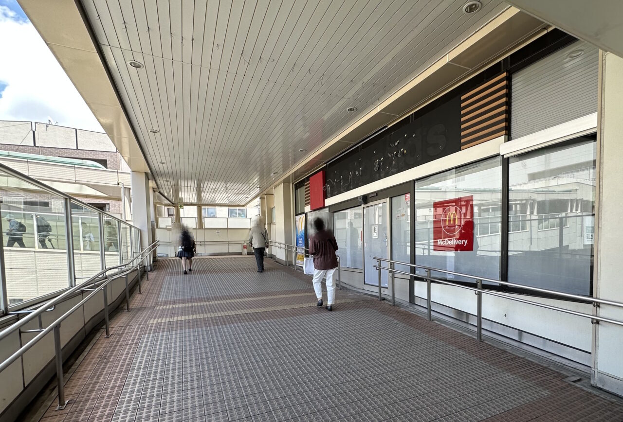 【神戸市東灘区】現在看板撤去中、JR住吉駅直結「マクドナルド」は、『マクドナルド 住吉駅南口店』になって、6月26日(金)6時リニューアルオープン。