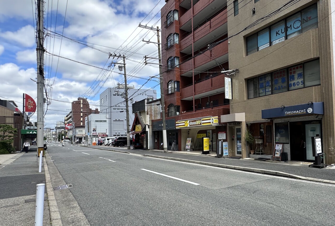 【神戸市東灘区】久しぶりに新しい黄色い看板を発見！ 阪神深江駅近くに「chocoZAP 深江北町店」がオープンしていました♪ 24時間営業ではないようです…。