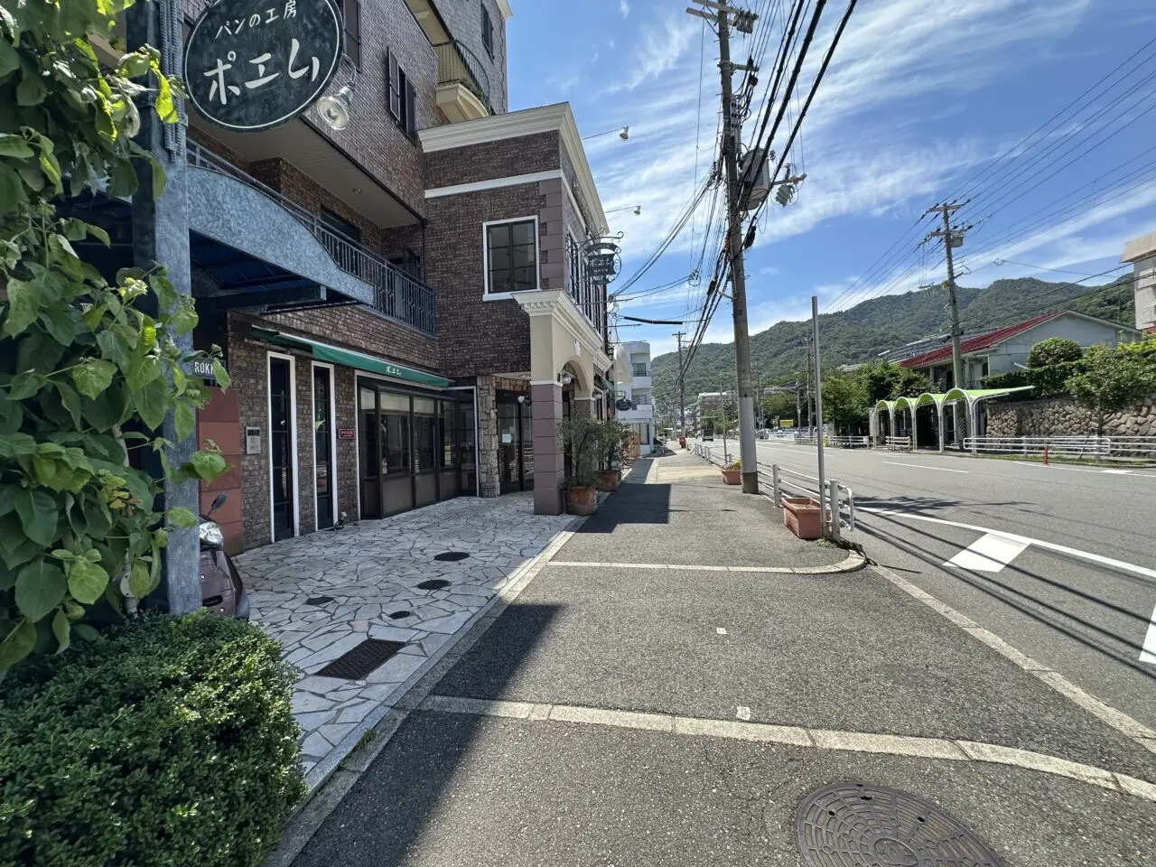 【神戸市灘区】62年間ありがとうございました。阪急六甲店・篠原本店「ポエム」さんのその後を見てきました。店頭には感謝の貼り紙が…。