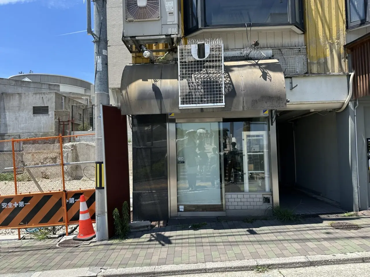 【神戸市灘区】62年間ありがとうございました。阪急六甲店・篠原本店「ポエム」さんのその後を見てきました。店頭には感謝の貼り紙が…。