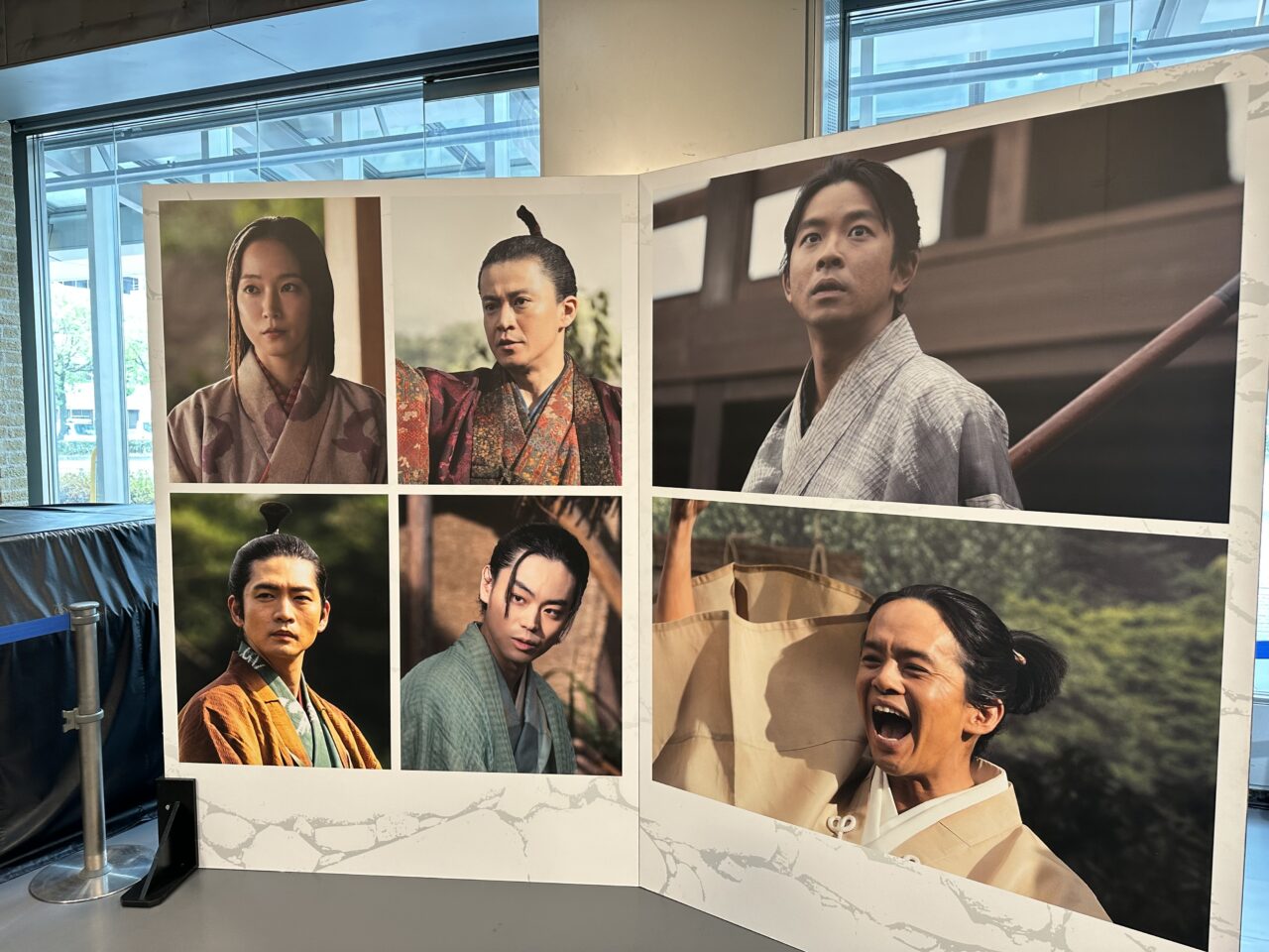 神戸市中央区・中山手通にある「NHK神戸放送局」1階の「トアステーション」で、大河ドラマ「豊臣兄弟！」NHK全国巡回展 in 兵庫が開催されています。