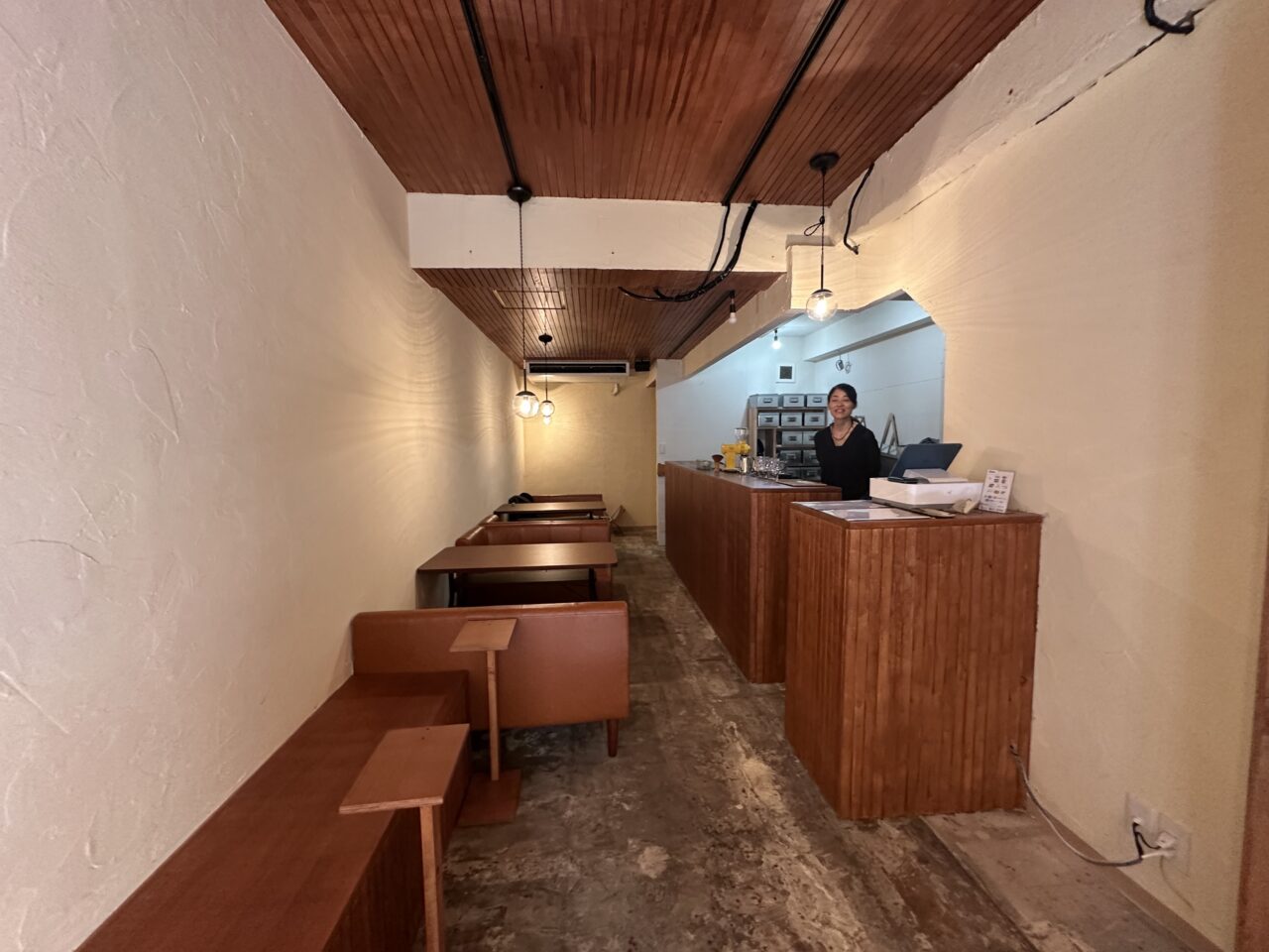【神戸市】看板なし！？ 元町の路地裏に、自家焙煎珈琲の隠れ家「Iris Coffee」さん がオープン♪ 週３日営業の訳とは…