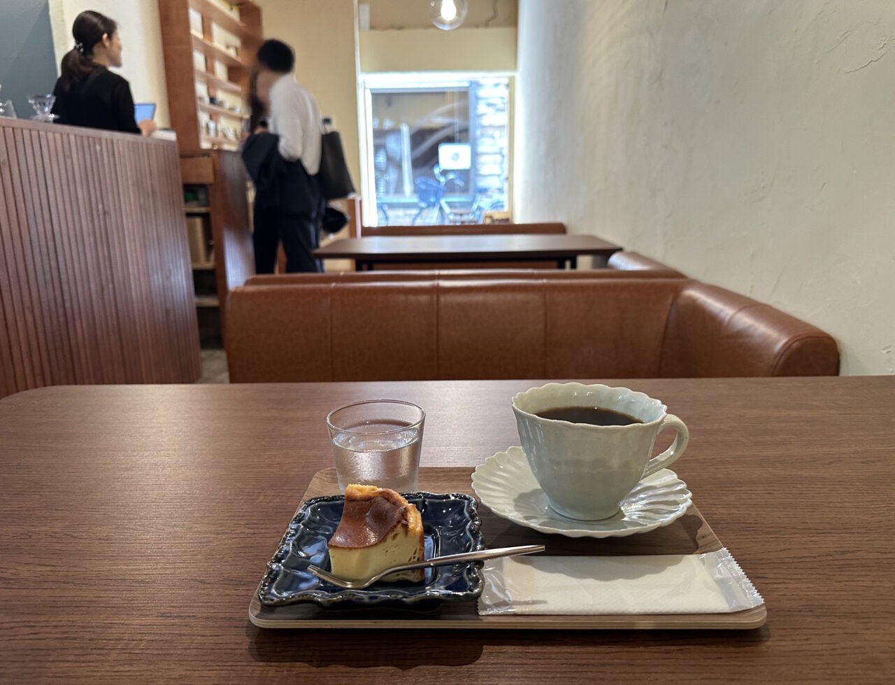 神戸市】看板なし！？ 元町の路地裏に、自家焙煎珈琲の隠れ家「Iris Coffee」さん がオープン♪ 週３日営業の訳とは…