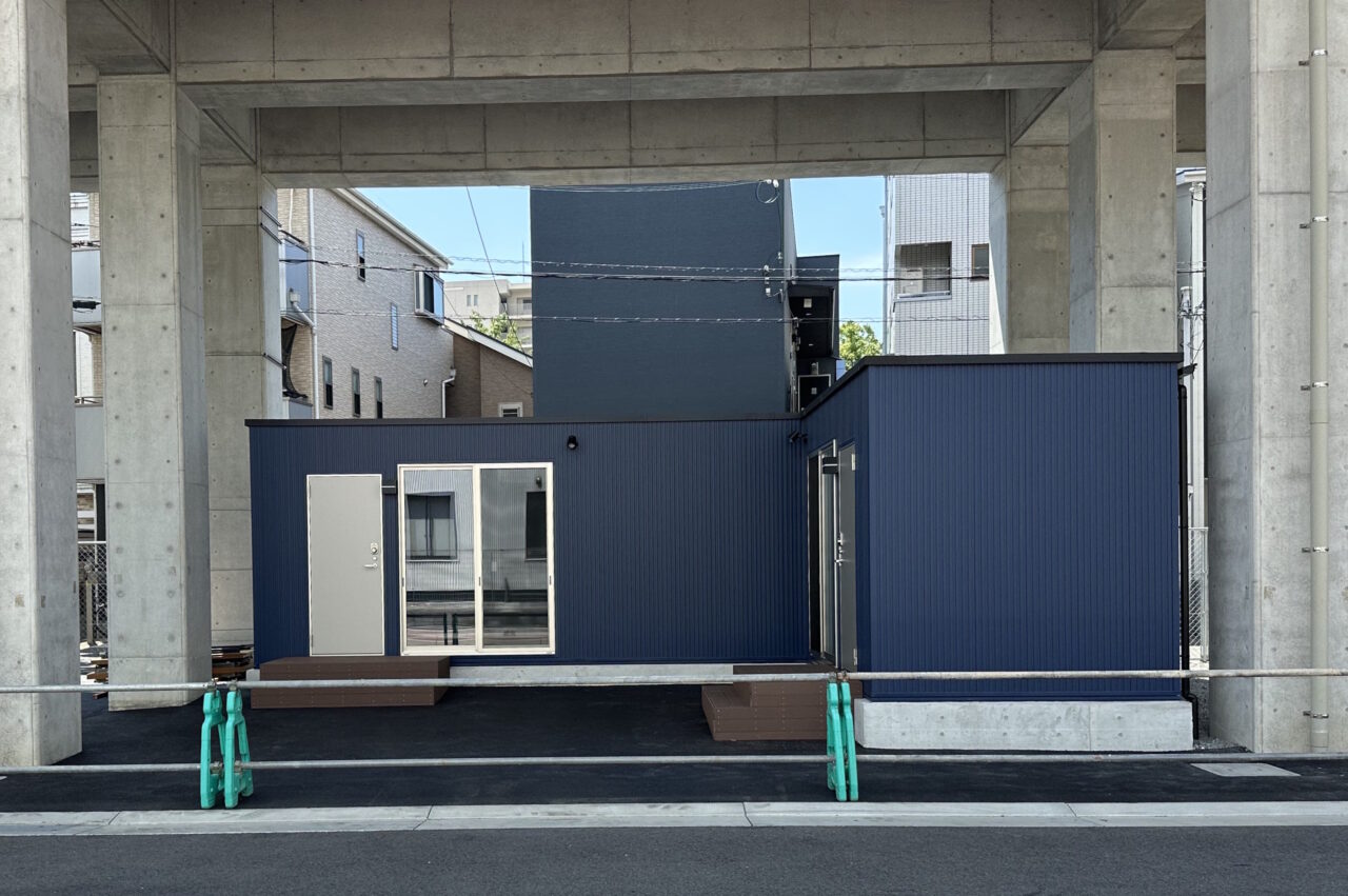 【神戸市東灘区】阪神高架下に“第3の部屋”誕生! 9月末まで半額で1時間598円~?!レンタルスペース「AddROOM 神戸東灘」が8月7日オープン!
