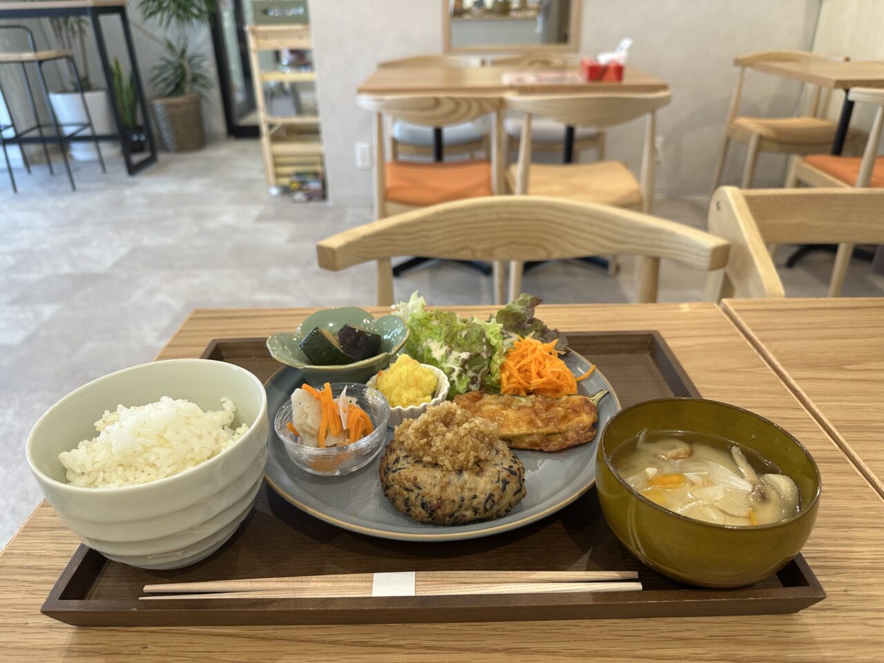 【神戸市灘区】一般の方の利用OKですよ! 980円でこの充実ぶり。看護師さんの知恵が詰まったバランスのよいランチ♪