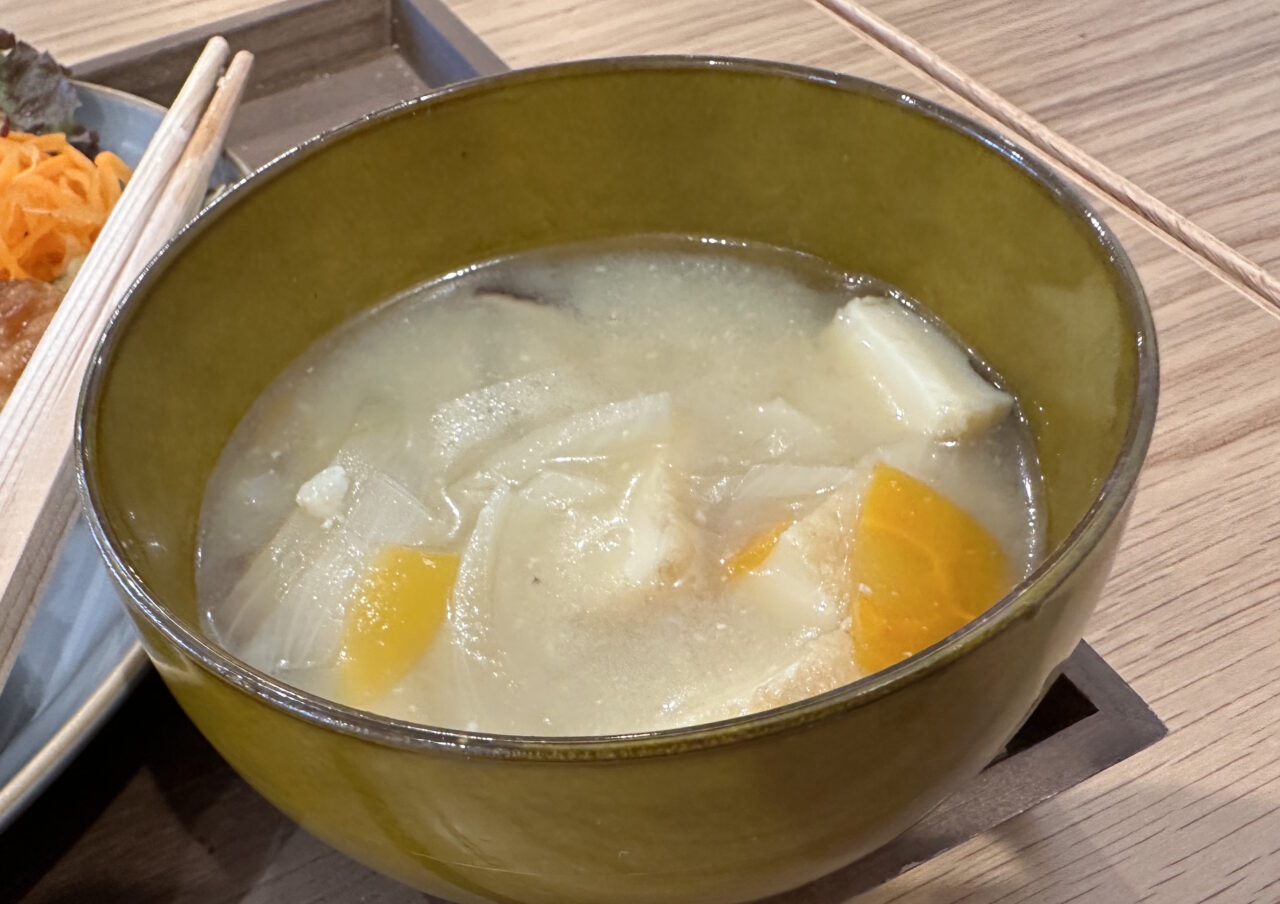 【神戸市灘区】一般の方の利用OKですよ! 980円でこの充実ぶり。看護師さんの知恵が詰まったバランスのよいランチ♪