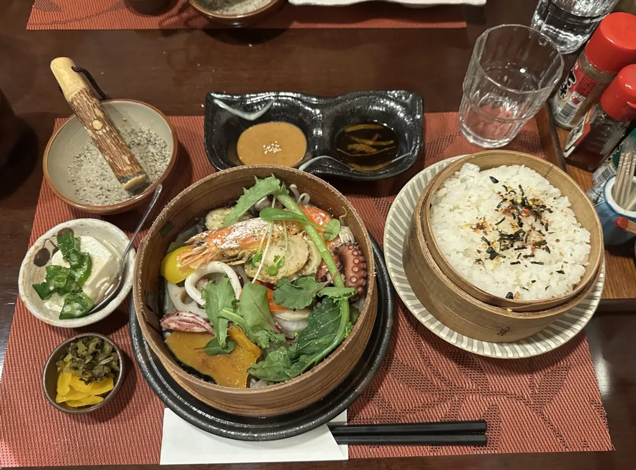 【神戸市灘区】ありそうで意外とない“蒸し料理”のお店♪ 王子公園「ひのき」さんへ。野菜も海鮮もせいろでたっぷり！