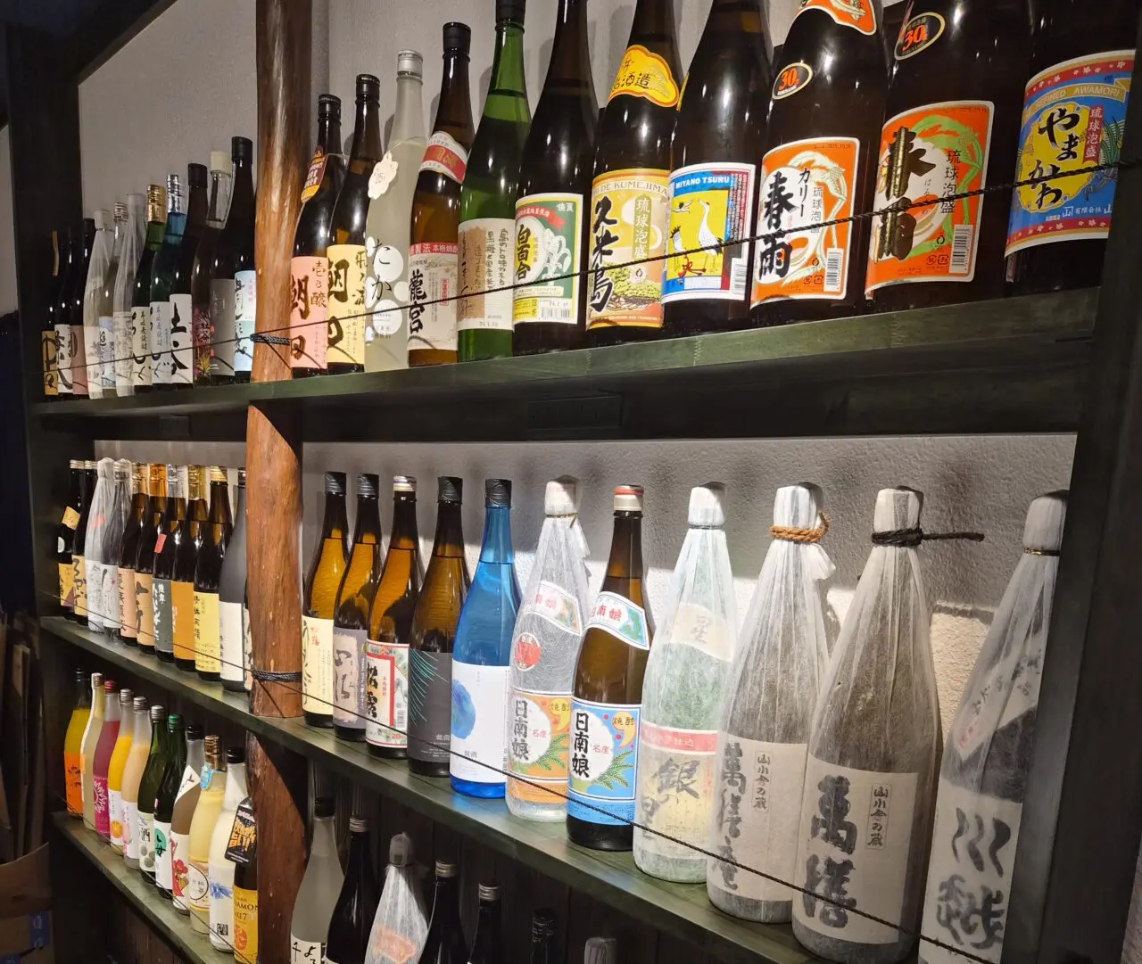 【神戸市灘区】約100種類の焼酎・梅酒がセルフで飲み放題！『焼酎Bar いっかく51』が王子公園に7月15日オープン