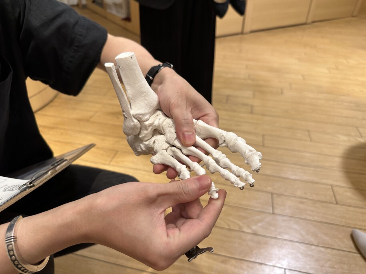 【神戸市】えっ、カスタムメイドパンプスが3万円前後!? SOL3階「神戸洋靴店」で“なんとなく”の靴選びを卒業。9月から価格改定へ