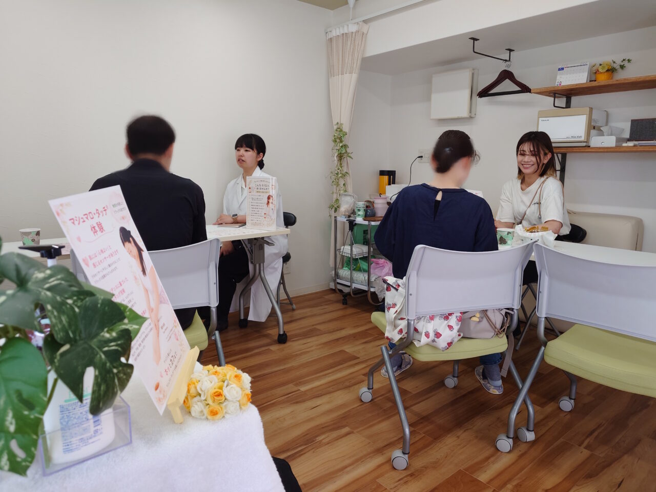 【神戸市東灘区】ちょっと気になる♪ 岡本駅すぐで「ホッとカフェ」10月4日開催。耳つぼ・足のケア・薬剤師さんへの無料相談も