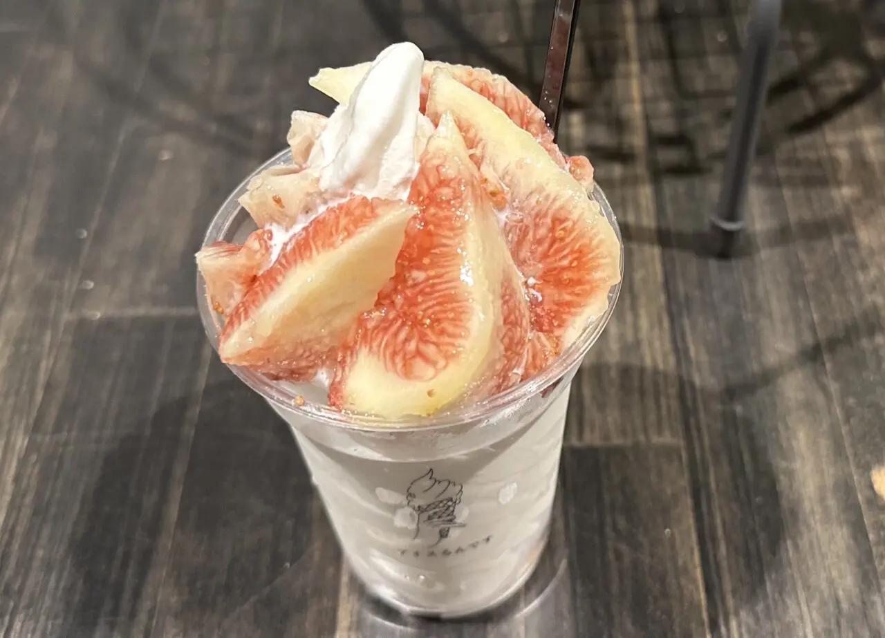 【神戸市灘区】王子公園の夜アイス「アイスるんです」へ。いちじく が、タップリのってこのお値段は嬉しいかも…。