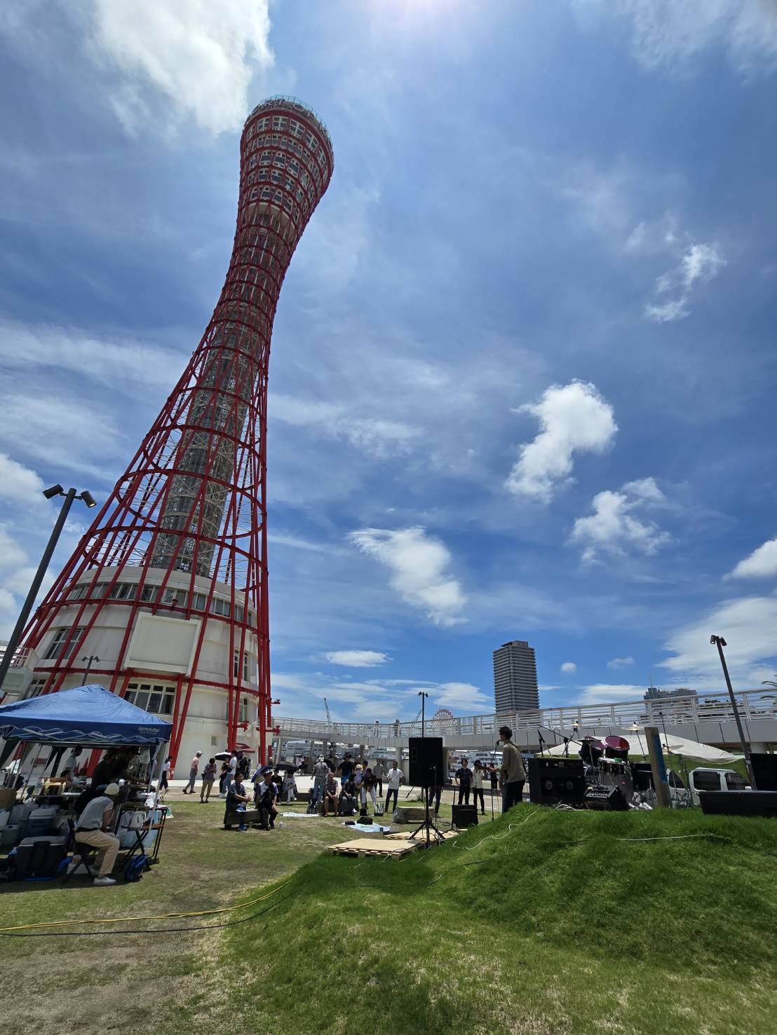 【神戸市】神戸ポートタワーの目の前なのに山頂ライブ!? 標高約1mの「KOBE KO-山」がステージに♪ 「音-time」入場無料のライブ＆フード11月1日開催！