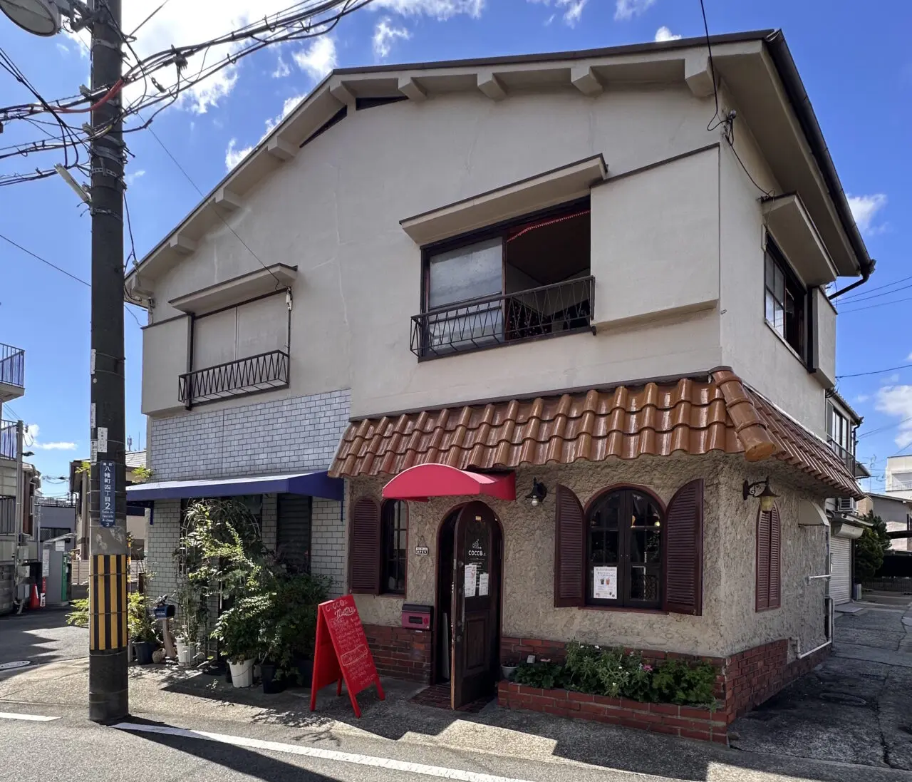 【神戸市灘区】六甲道 小さなカフェ「COCCO」さんへ。2階に広がるカラフルな毛糸の世界。