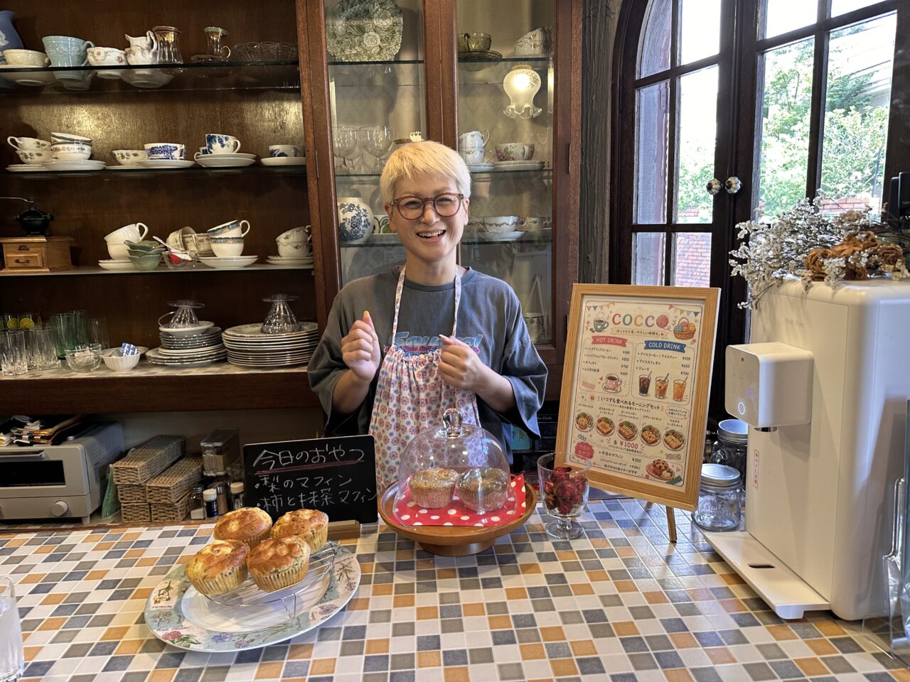 【神戸市灘区】六甲道 小さなカフェ「COCCO」さんへ。2階に広がるカラフルな毛糸の世界。