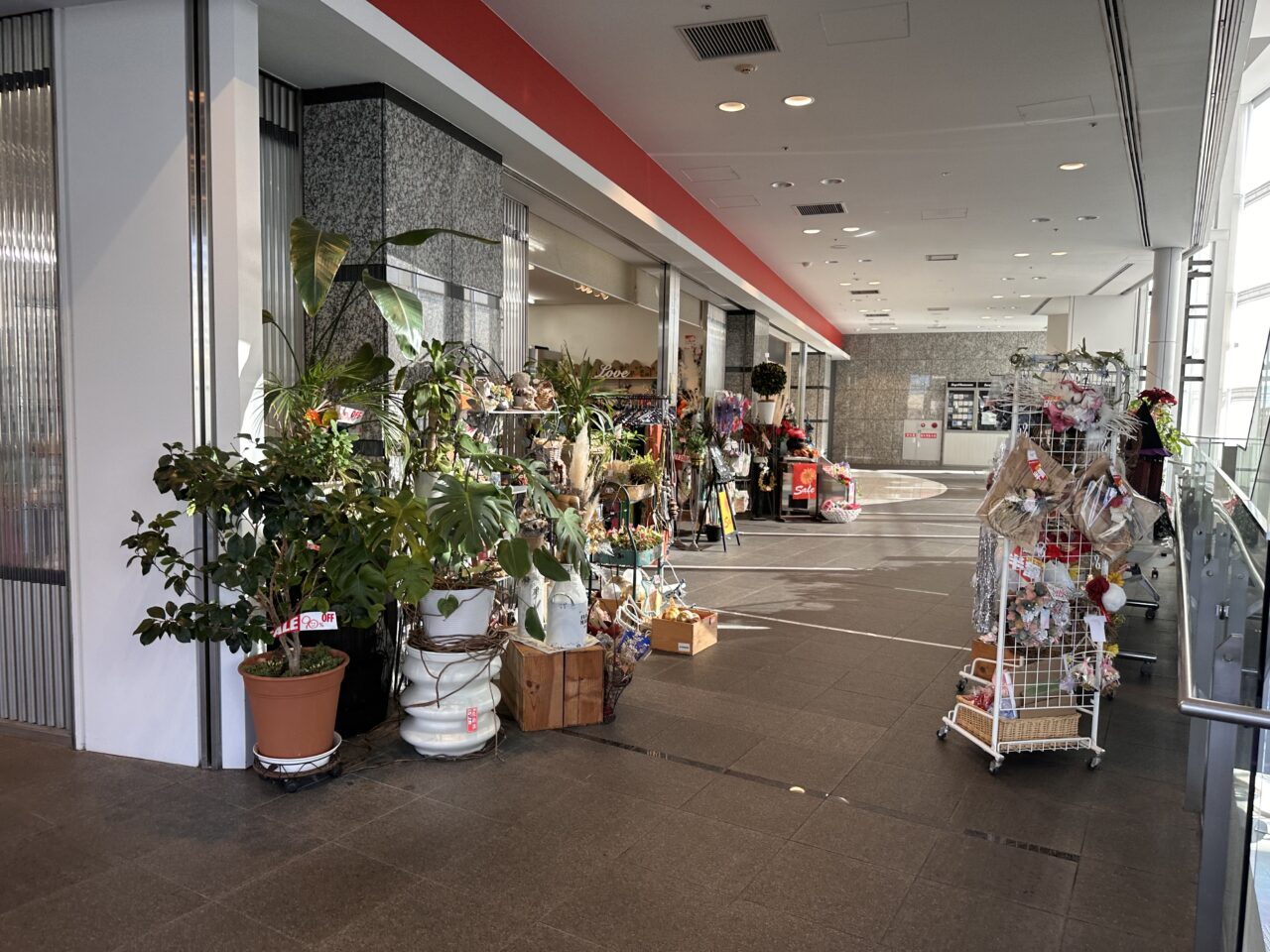 【神戸市灘区】BBプラザ「ガレローズ」で最大90％OFFの閉店セール。お花や雑貨が10月31日まで特別価格に