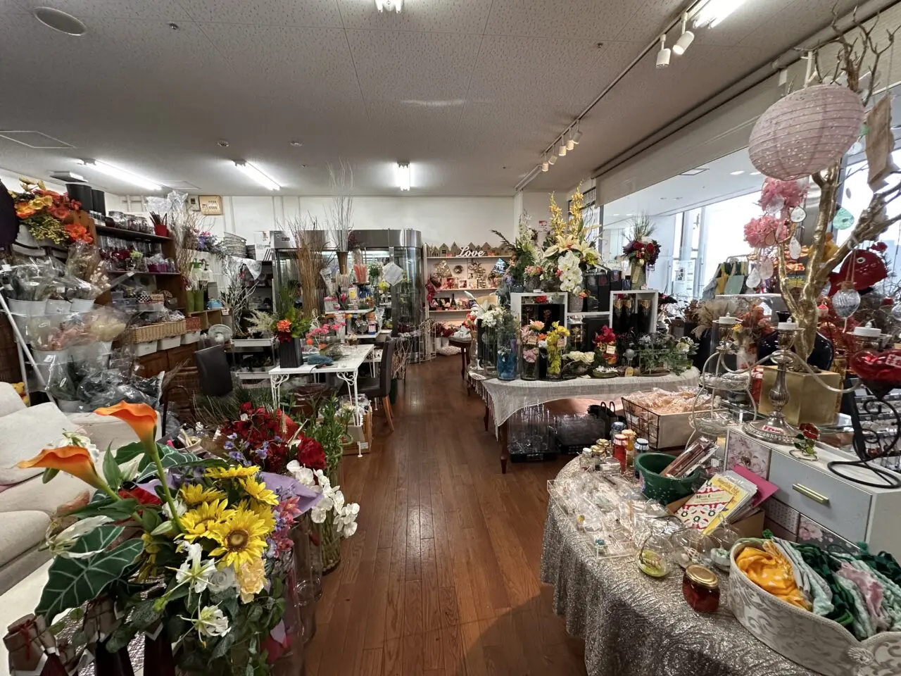 【神戸市灘区】BBプラザ「ガレローズ」で最大90％OFFの閉店セール。お花や雑貨が10月31日まで特別価格に