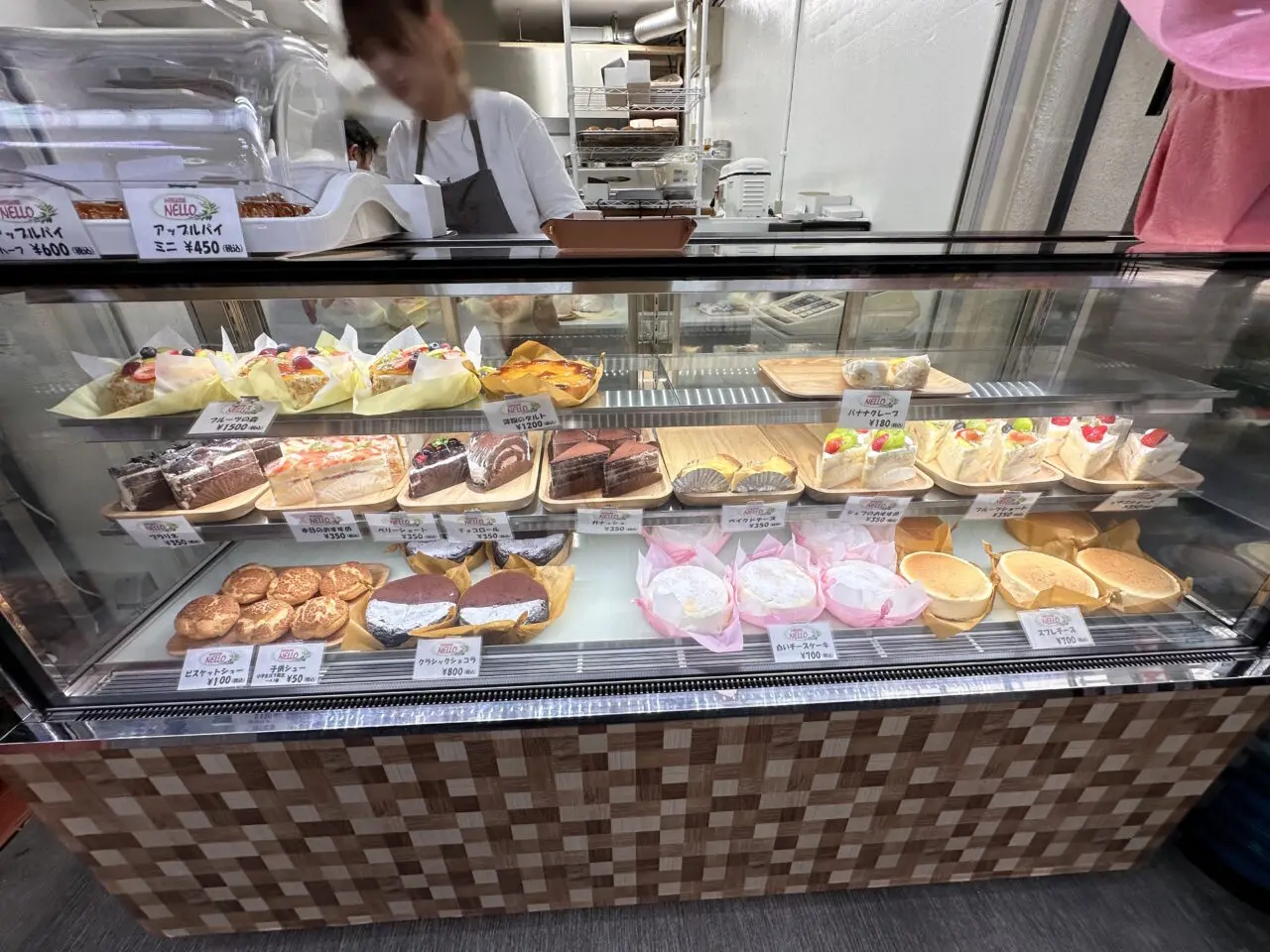 【神戸市灘区】 六甲本通商店街にケーキ店「PATISSERIE NELLO」さんが9月30日オープン♪令和の時代にシュークリーム100円？！