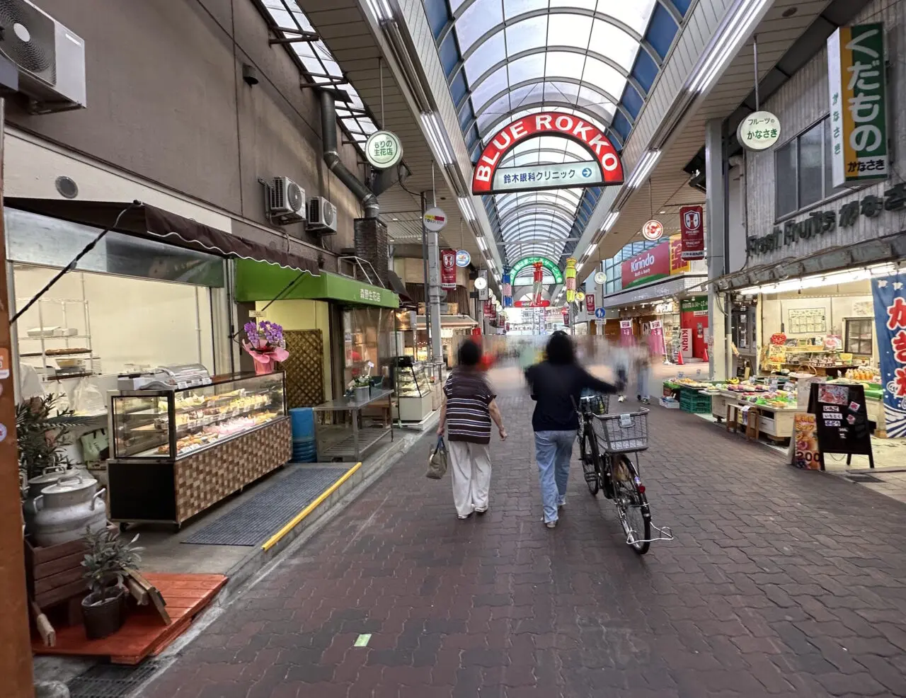 【神戸市灘区】えっ、この価格！？ 六甲本通商店街にケーキ店「PATISSERIE NELLO」さんが9月30日オープン♪ フルーツたっぷりホールケーキが1,500円！ シュークリーム100円