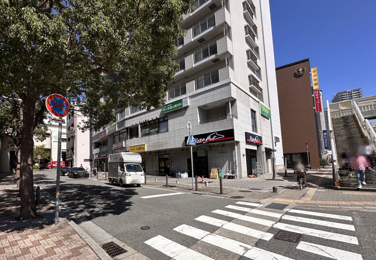 【神戸市東灘区】おっ、看板がついてる! JR住吉駅南側に「ピザハット 神戸住吉店」がオープン予定♪ Googleマップでは10月19日の表示も