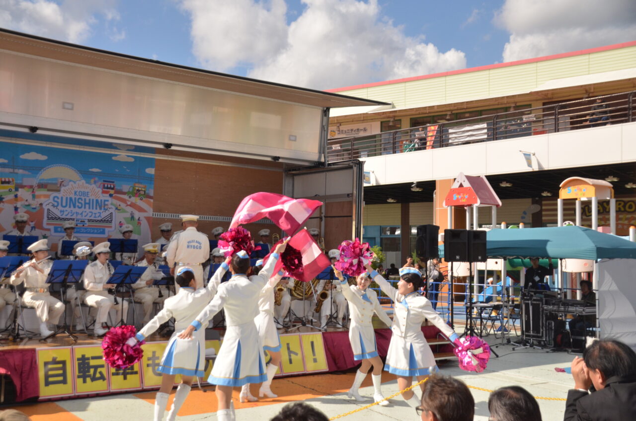 【神戸市東灘区】10月3連休はサンシャインワーフ神戸へ♪ キッチンカーが集結！ ピカチュウや水族館、ステージイベントも